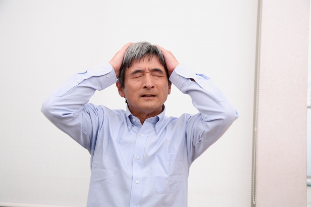 困った高齢男性